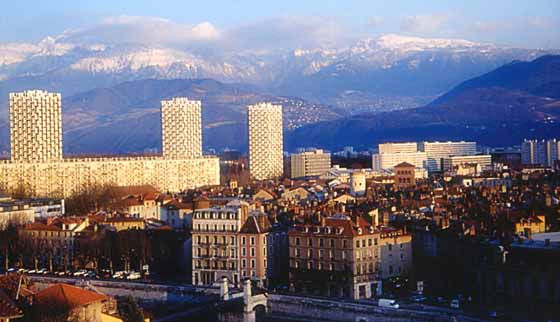 Panorama sur Grenoble. Photo Office du Tourisme de Grenoble.