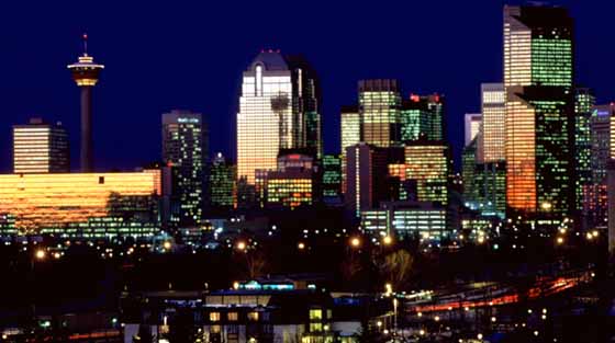 Skyline nocturne de Calgary. Photo Travel Alberta.